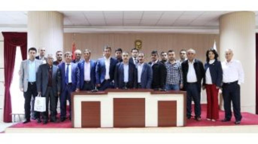 &Ccedil;elikcan: "hi&ccedil; Bir Mahalleyi Diğerinden Ayrı Tutmadık"