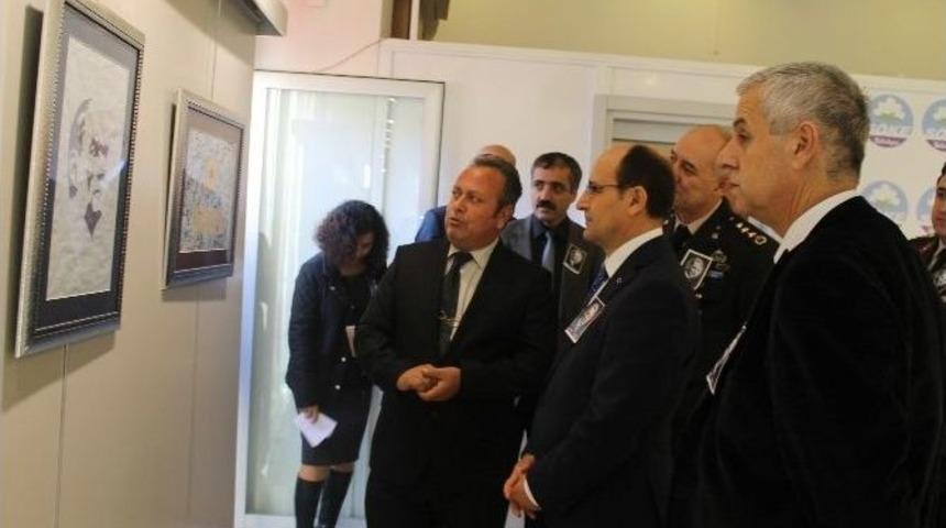 S&ouml;keli Eğitimci, Atat&uuml;rk Sevgisini Ebru Sanatına Yansıttı