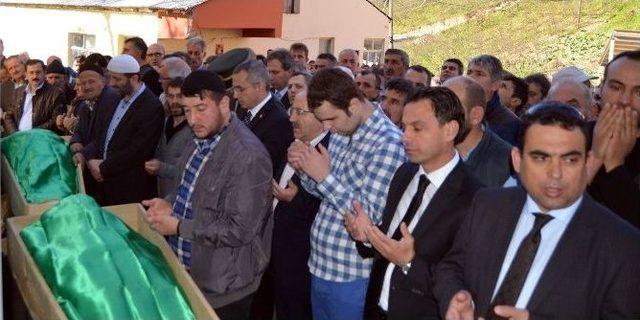 Kazada Hayatını Kaybeden 4 Kişi Son Yolculuğuna Uğurlandı 1