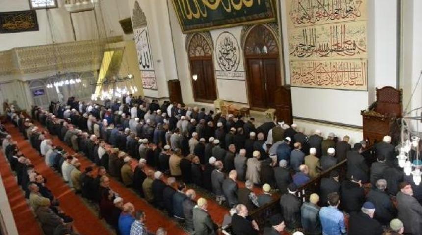 Atat&uuml;rk I&ccedil;in Mevlit Okutup, Aşure Dağıttılar