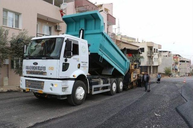 Turgutlu&rsquo;da Asfaltlama &Ccedil;alışmaları Devam Ediyor 1