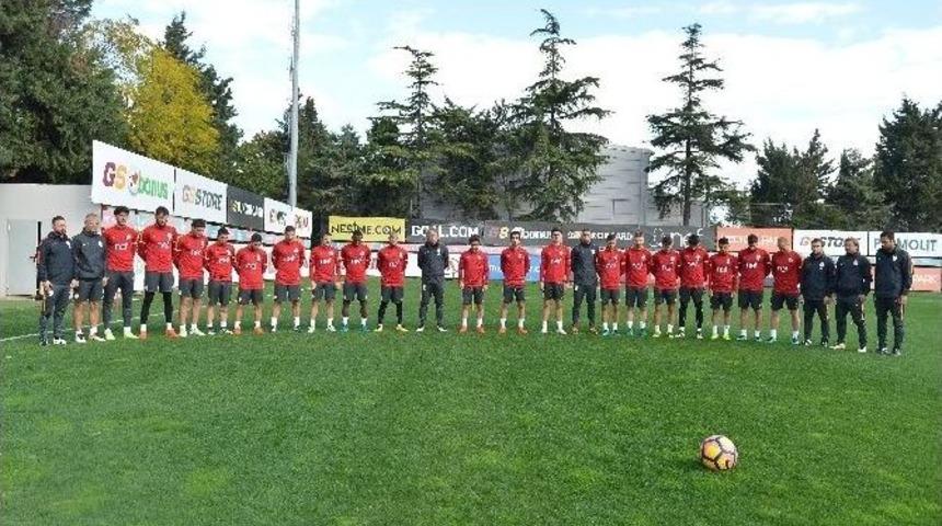 Galatasaray Ata&rsquo;yı Unutmadı