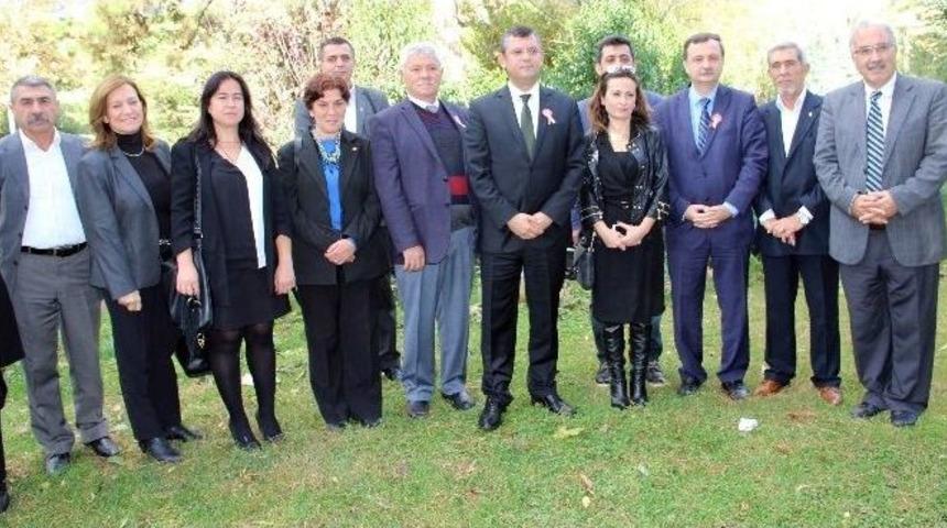 &Ouml;zel, Parti Meclisi Bildirisini Eleştirenlere Y&uuml;klendi