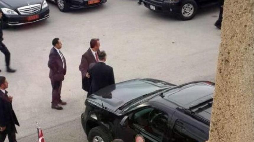 Melih G&ouml;k&ccedil;ek, T&ouml;rene Ge&ccedil; Kalınca Park Yerinde Bekledi