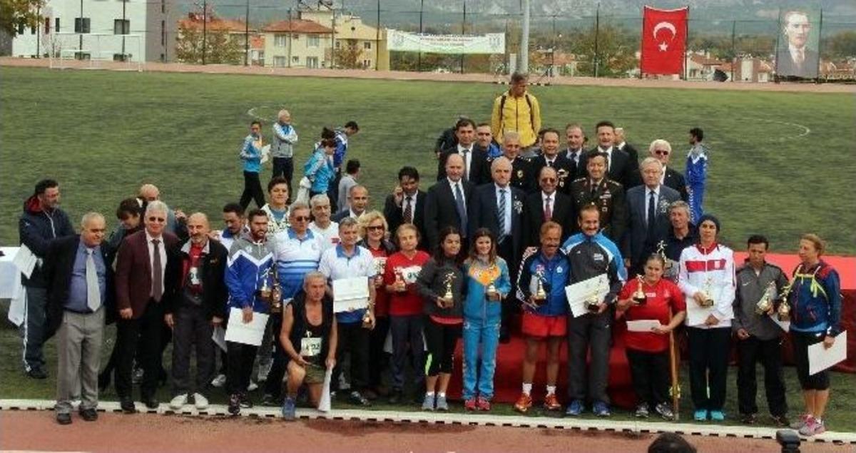 Muğla&rsquo;da "atat&uuml;rk&rsquo;e Saygı Gen&ccedil;lik Yol Koşusu"