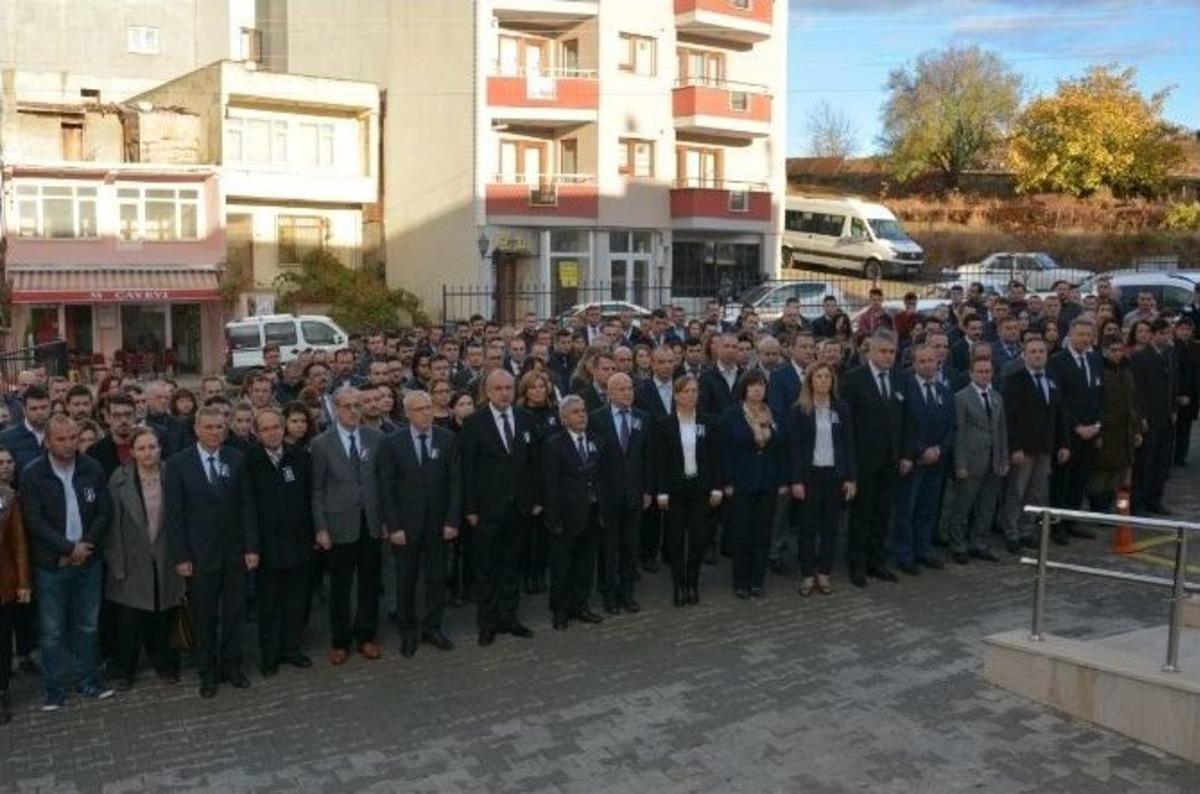 Teski Personeli Ata&rsquo;sını Saygı Ve Minnetle Andı