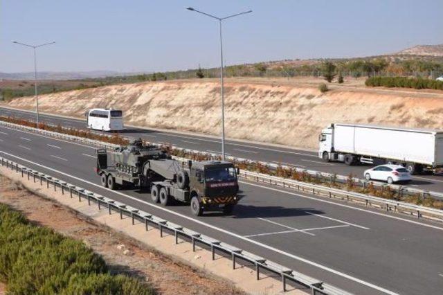 Silopi'ye Sevk Edilen Askeri Araçlar Nizip'ten Geçti