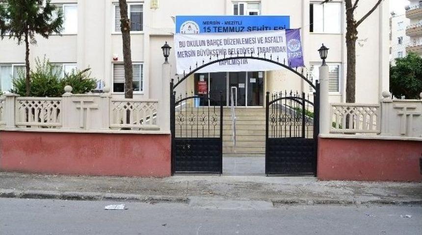 15 Temmuz Şehitleri Ortaokulu&rsquo;nun Yolu Ve Bah&ccedil;esi Asfaltlandı