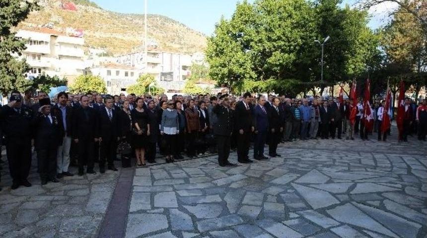 Finike&rsquo;de Atat&uuml;rk &Ouml;zlemle Anıldı