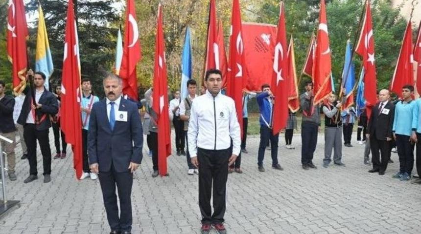 G&ouml;lbaşı İl&ccedil;esinde Atat&uuml;rk&rsquo;&uuml;n &Ouml;l&uuml;m Yıl D&ouml;n&uuml;m&uuml;nde T&ouml;ren D&uuml;zenlendi