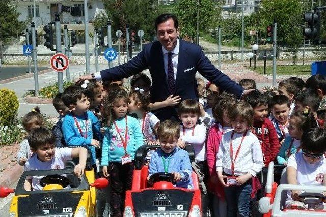 İlkadım’da Minik Şoförler Trafikte