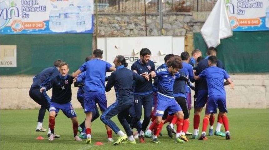 Karab&uuml;kspor 6 Eksikle Kasımpaşa Hazırlıklarına Başladı