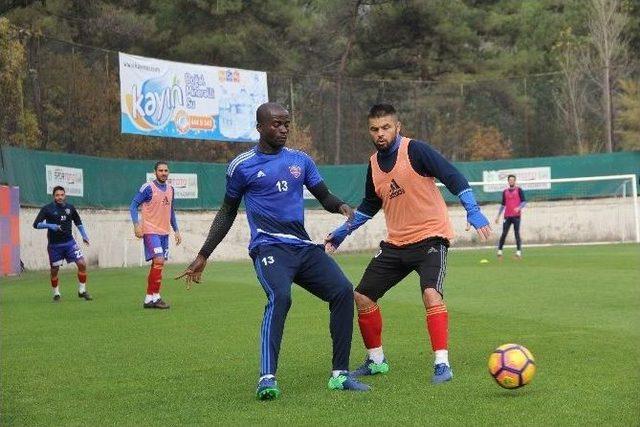 Karabükspor 6 Eksikle Kasımpaşa Hazırlıklarına Başladı