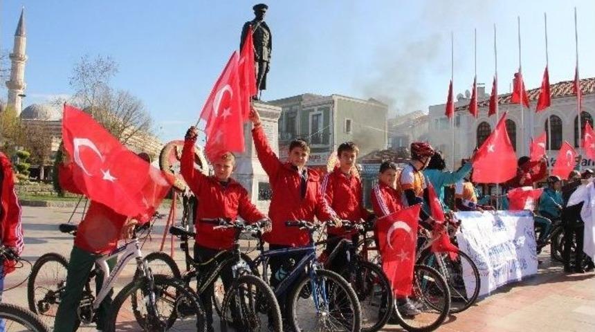 Pedallar, Atat&uuml;rk İ&ccedil;in &Ccedil;evrildi