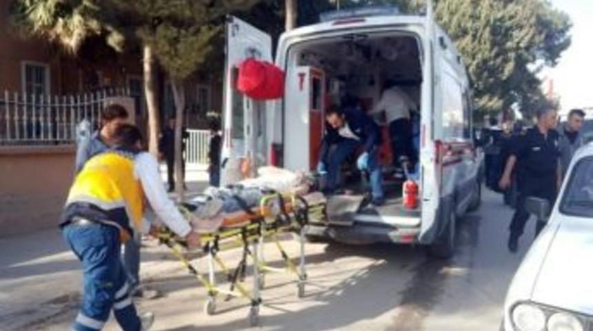 &Uuml;zerine Benzin D&ouml;k&uuml;p Kendini Yaktı