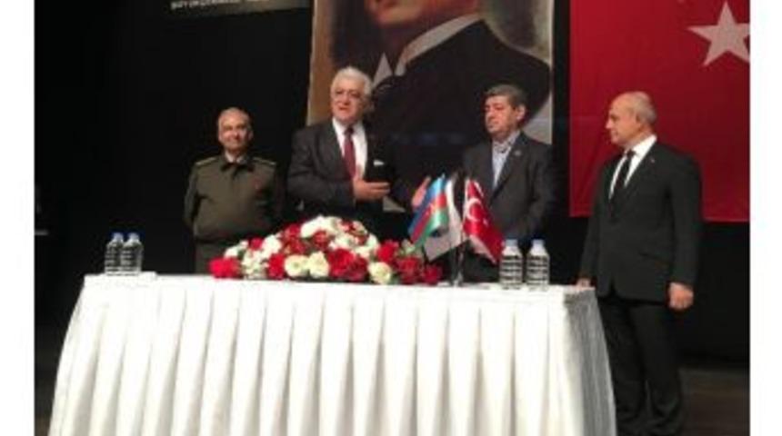 Azerbaycan Atat&uuml;rk Merkezi Genel M&uuml;d&uuml;r&uuml; Nizami Caferov, B&uuml;y&uuml;k&ccedil;ekmece&rsquo;de Atat&uuml;rk&rsquo;&uuml; Anlattı