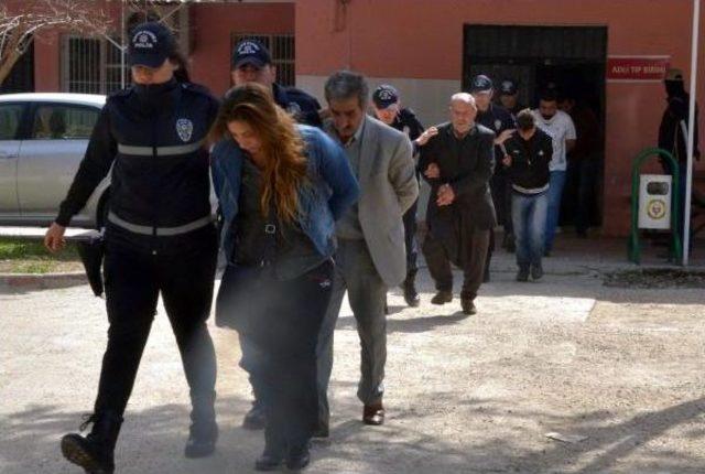 Adana'da Roketatar Ve Mühimmatlarıyla Yakalanan Şüpheliler Ilk Duruşmaya Çıktı