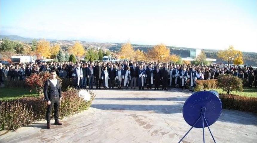 Uşak &Uuml;niversitesi&rsquo;nde Duygu Dolu 10 Kasım Anma G&uuml;n&uuml; Etkinlikleri