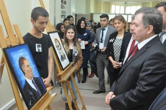 Uşak Üniversitesi’nde Duygu Dolu 10 Kasım Anma Günü Etkinlikleri