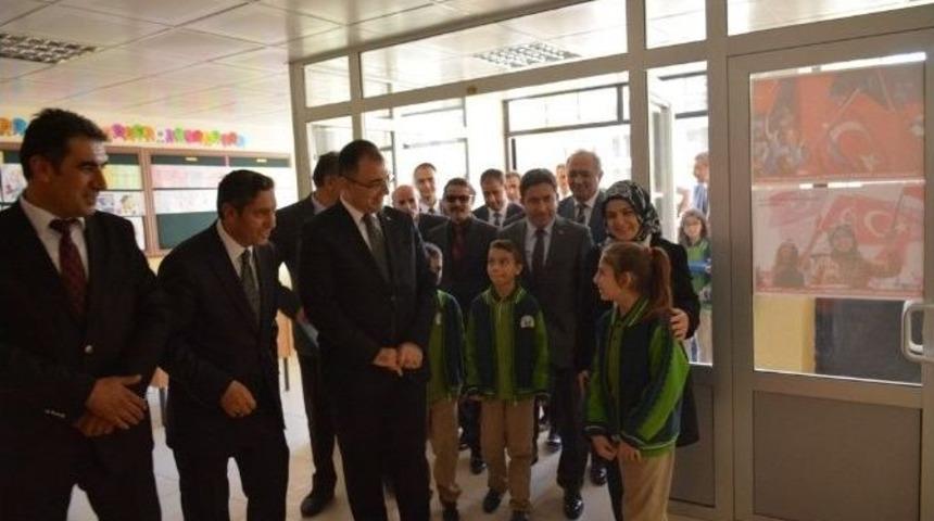 Okullarda Kuru &Uuml;z&uuml;m Dağıtımı Yapıldı