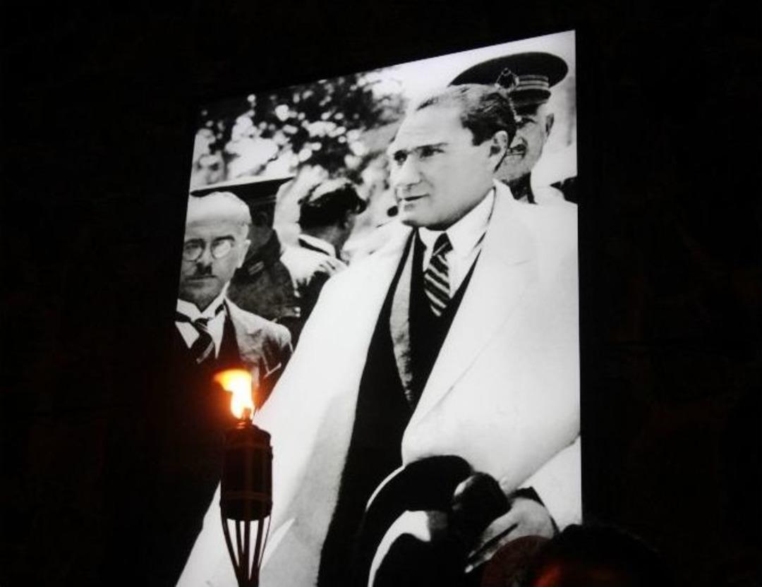 (&ouml;zel Haber) Atat&uuml;rk Fotoğrafları İ&ccedil;in Duvarda Kalıcı Sergi A&ccedil;ıldı