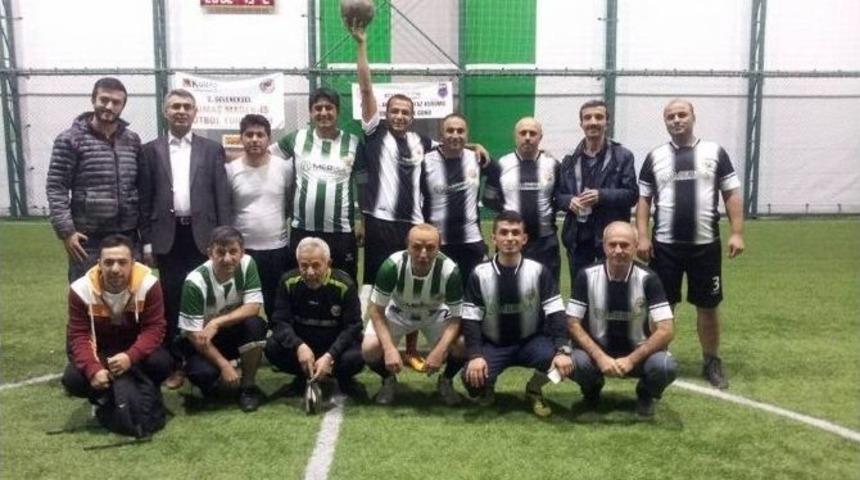 Orman B&ouml;lge M&uuml;d&uuml;rl&uuml;ğ&uuml;&rsquo;ndeki Birlik Ve Beraberlik Ruhu Futbol Sahasına Da Taşındı