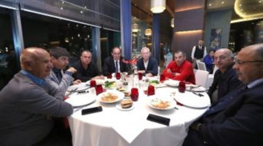 Yıldırım Demir&ouml;ren&rsquo;den Millilere Ziyaret