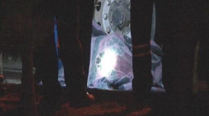 Yerinden &Ccedil;ıkan Dorsenin Altında Kalıp Can Verdi