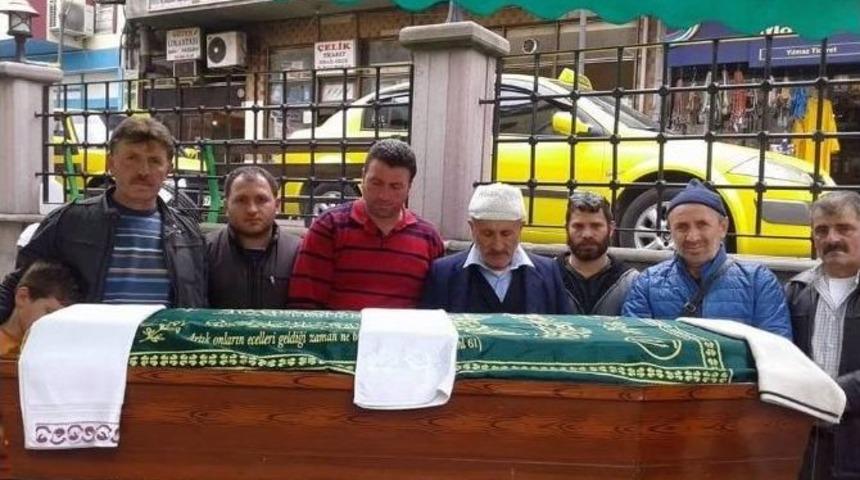 Zonguldak&rsquo;taki Akrabalarının Cenazesinde Birlikte Saf Tutmuşlardı