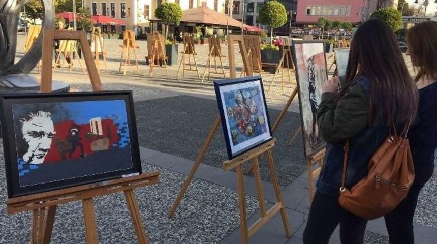 Atat&uuml;rk Sergisi Beğeni Topladı