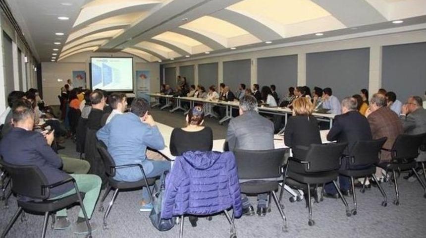 Arge Merkezleri Tecr&uuml;belerini Paylaştı