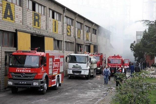 Samsun&rsquo;daki Fabrika Yangını Kontrol Altına Alındı 1