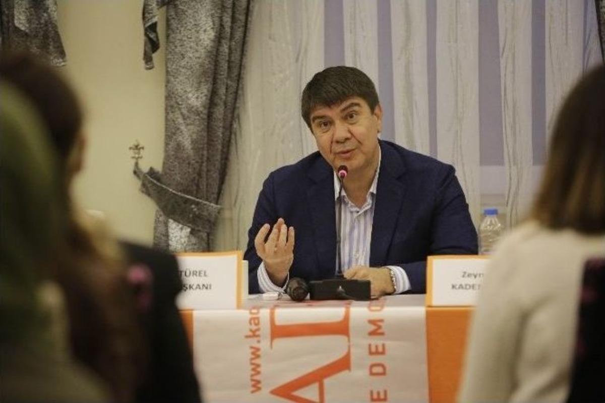 Başkan T&uuml;rel, &Uuml;niversite &Ouml;ğrencileriyle Buluştu