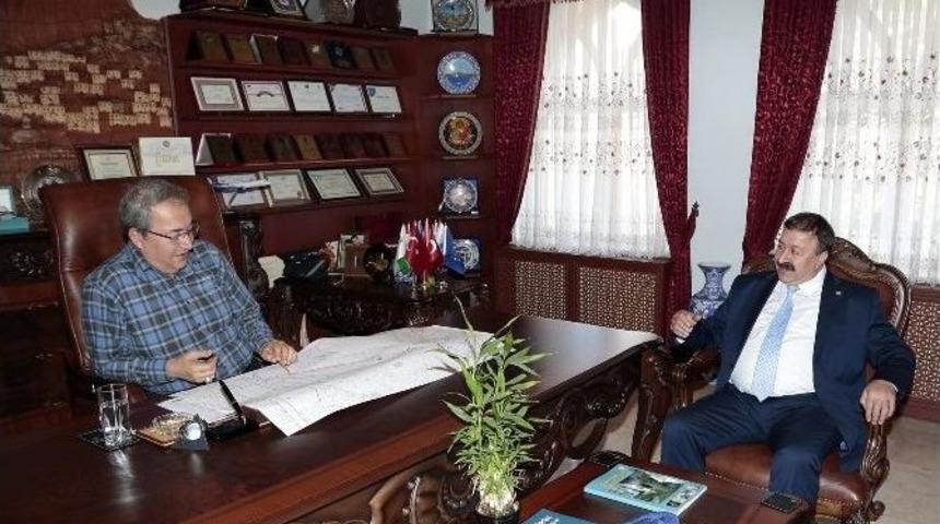 Bem-bir-sen Genel Başkan Yardımcısı Sevin&ccedil;, &Uuml;nver&rsquo;i Ziyaret Etti