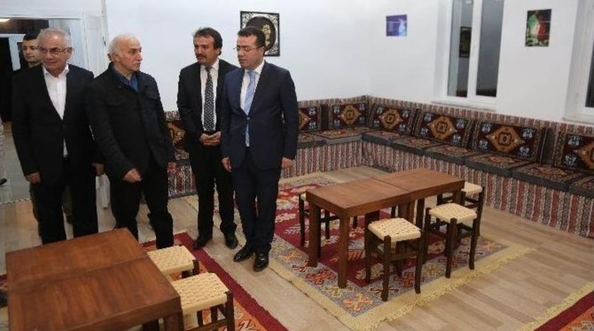 Validen K&ouml;y Konaklarına Tam Not