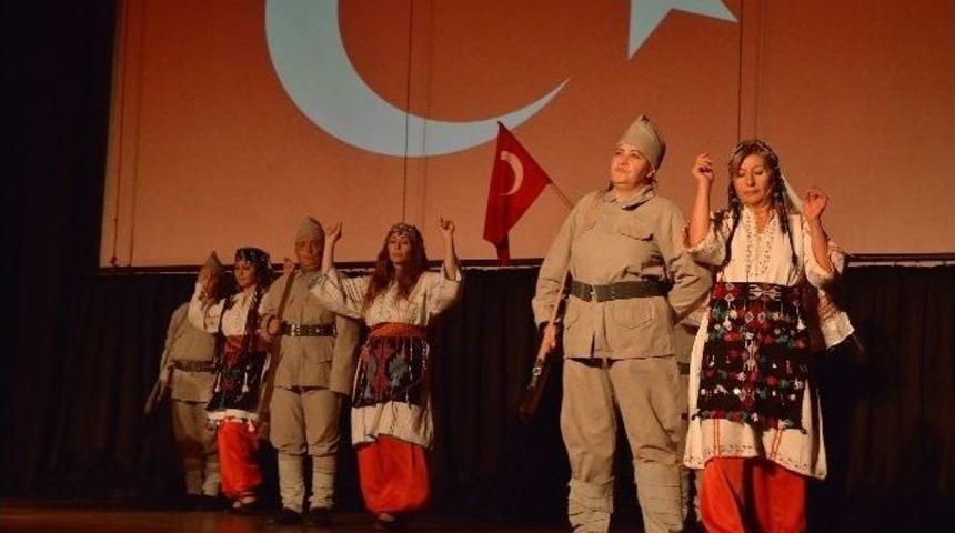 Anneler 10 Kasım İ&ccedil;in Sahne Aldı