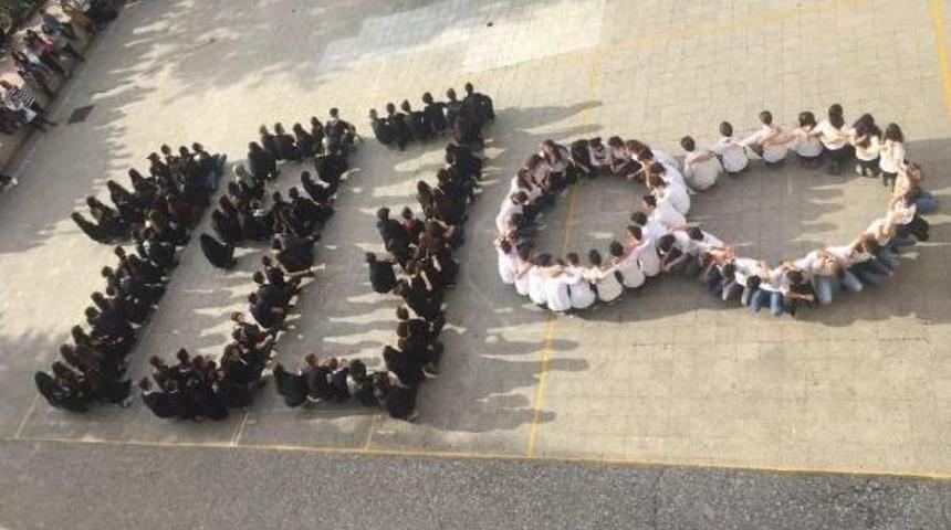 Atat&uuml;rk'e Iki Kez Ziyaret Ettiği Okulun &Ouml;ğrencilerinden Anma