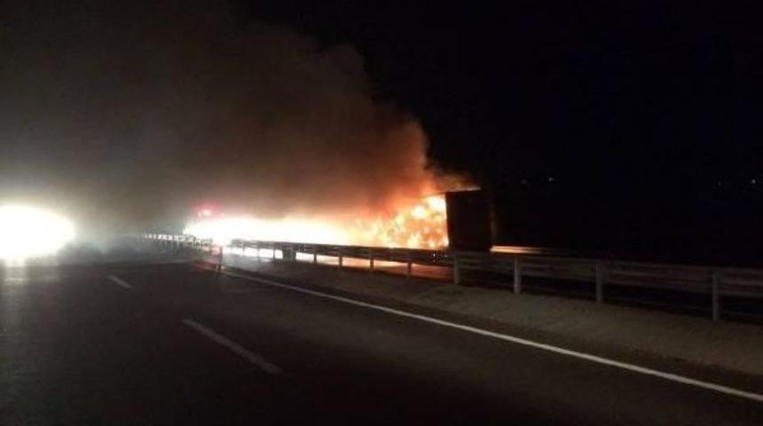 Tır Alev Alev Yandı