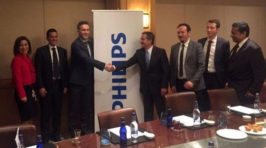 Başkan Ata&ccedil;, Philips Ceo&rsquo;su Rondolat İle Bir Araya Geldi