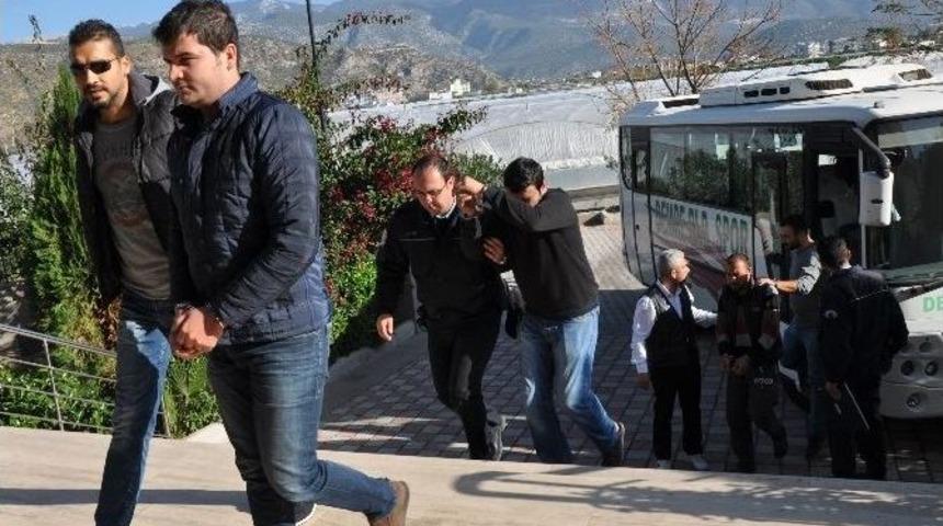 Belediye Başkanının Aracını Kundakladığı İddia Edilen 5 Kişi Yakalandı