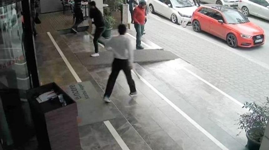 Otopark G&ouml;revlisine Kızan Şahıslar Ter&ouml;r Estirdi