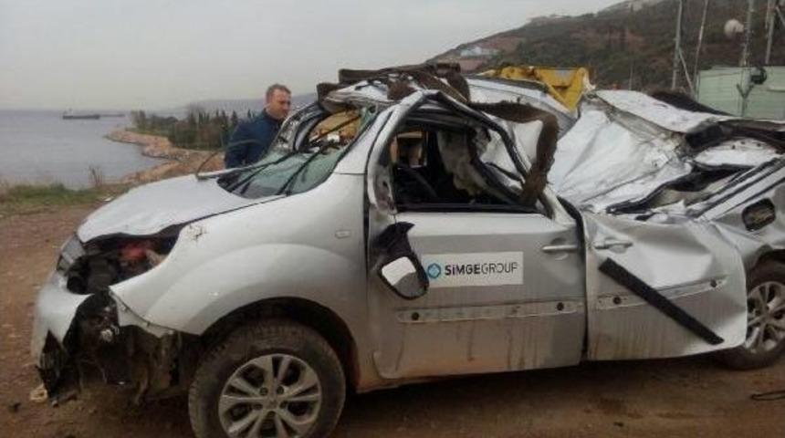 Kayalıklara D&uuml;şen Aracın S&uuml;r&uuml;c&uuml;s&uuml; &Ouml;ld&uuml;