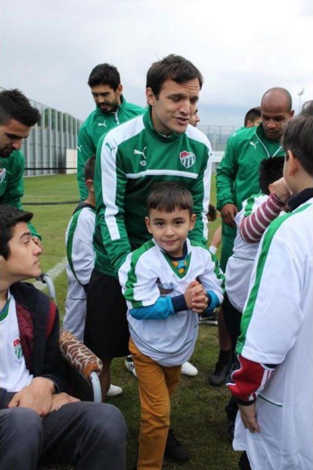 Bursaspor'da Emre Taşdemir Sevinci