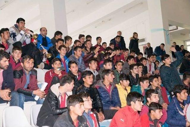 Kayseri&rsquo;de İlk Galibiyetini Alan Gen&ccedil; Kafkars&rsquo;ta Sevin&ccedil; Yaşanıyor 1