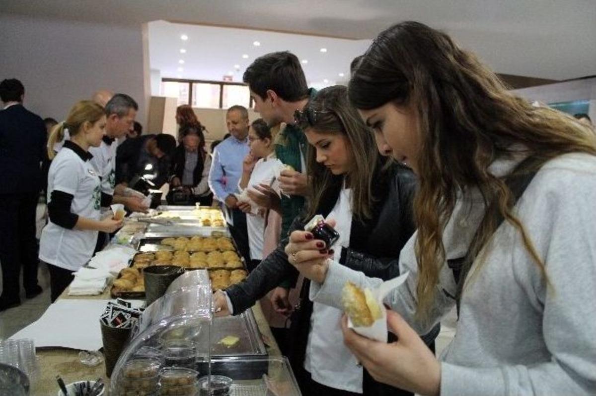 İzmir&rsquo;in Meşhur Boyozu Atakta