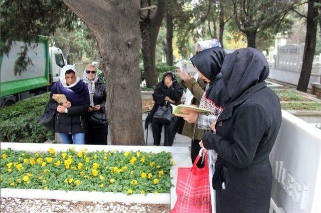 Kemal Sunal’ı Doğum Gününde Sevenleri Unutmadı