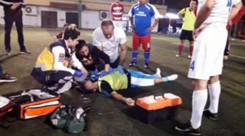 Halı Sahada Kalp Krizi Ge&ccedil;irip &Ouml;ld&uuml;