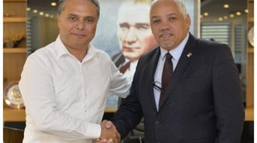 K&uuml;ba B&uuml;y&uuml;kel&ccedil;isi Casals, Muratpaşa Belediyesini Ziyaret Etti