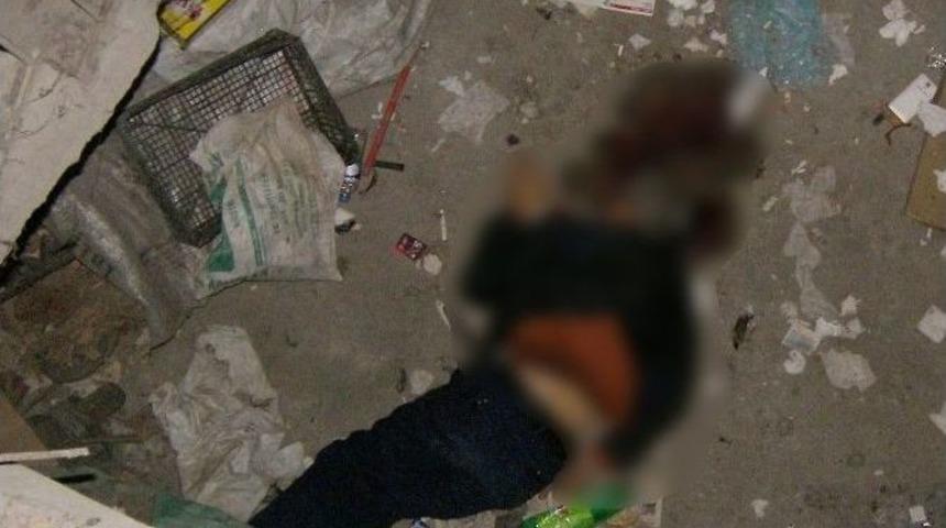 Merdiven Boşluğuna D&uuml;şerek &Ouml;ld&uuml;