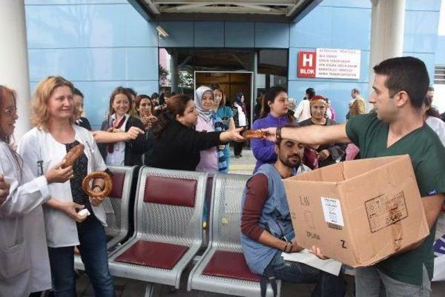 2 Hastanede Yemekten Zehirlenenler Taburcu Oldu, Sendikadan Simitli Protesto